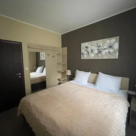 Lucky Kop & Restoran דירה